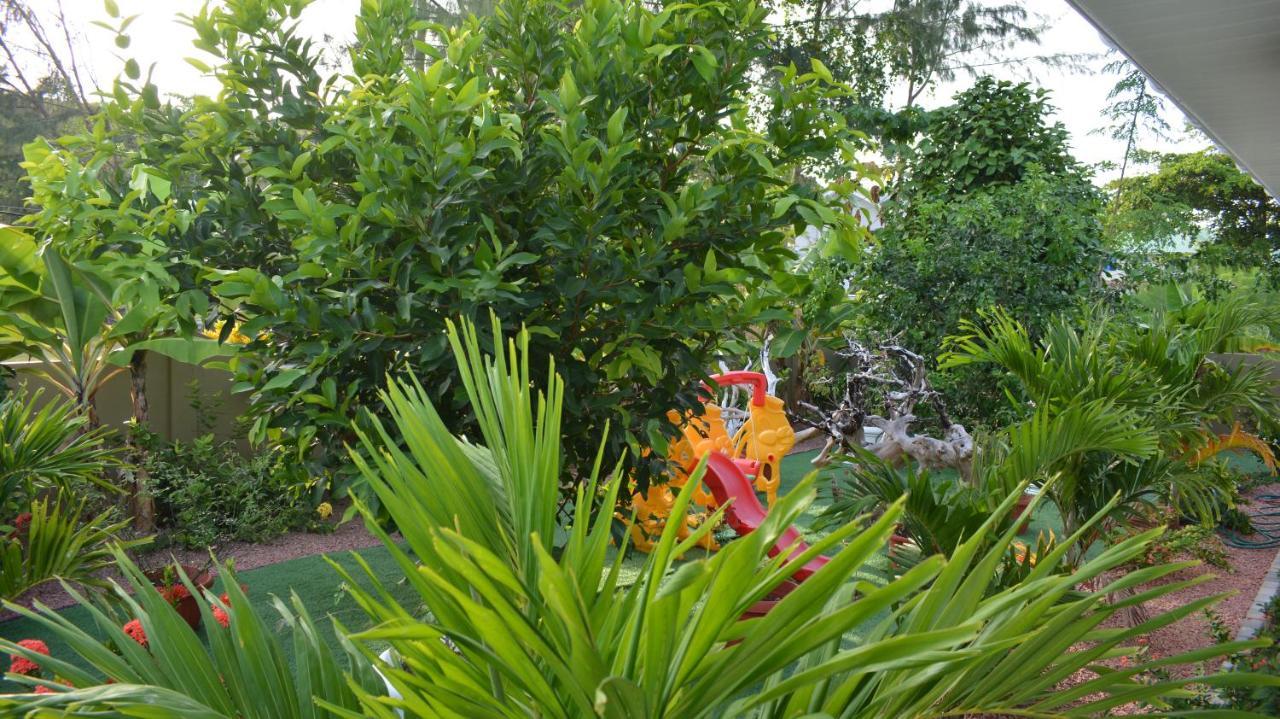 Leo'S Petit Villa Annex Praslin Екстер'єр фото