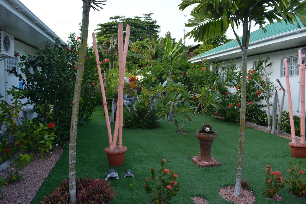 Leo'S Petit Villa Annex Praslin Екстер'єр фото